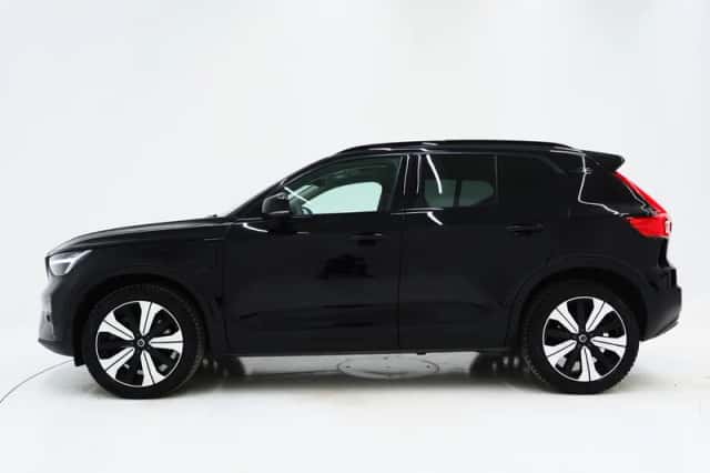 Volvo XC40 (2022) thumbnail 2