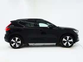 Volvo XC40 (2022) thumbnail 11