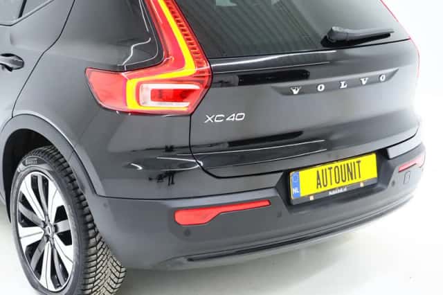 Volvo XC40 (2022) thumbnail 15
