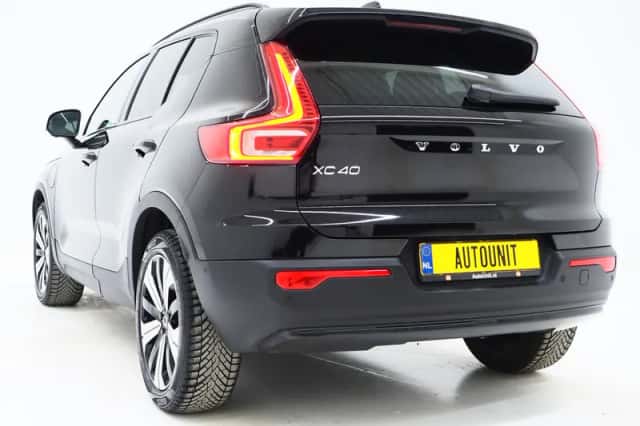 Volvo XC40 (2022) thumbnail 3