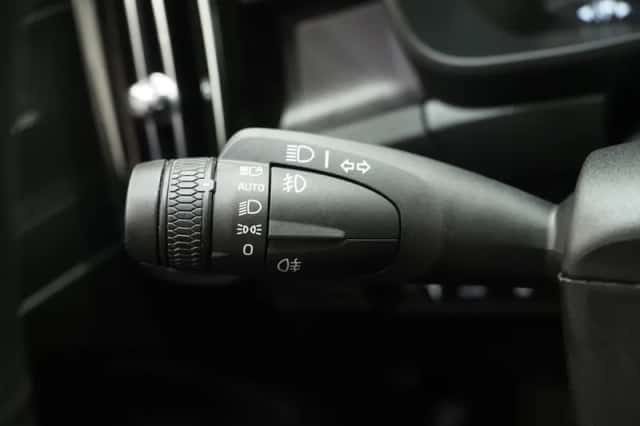 Volvo XC40 (2022) thumbnail 25