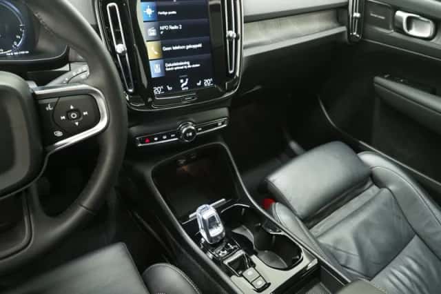 Volvo XC40 (2022) thumbnail 40