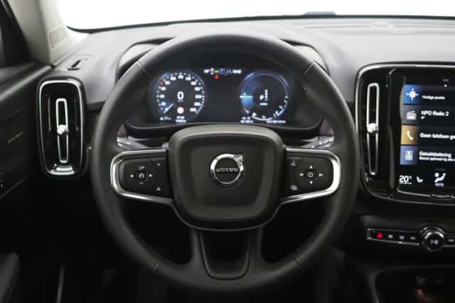 Volvo XC40 (2022) thumbnail 41