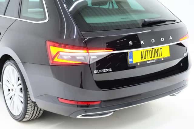 Škoda Superb (2021) thumbnail 14