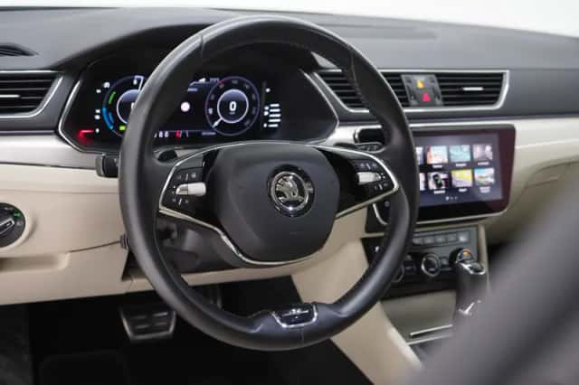 Škoda Superb (2021) thumbnail 18