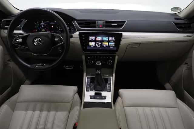 Škoda Superb (2021) thumbnail 5