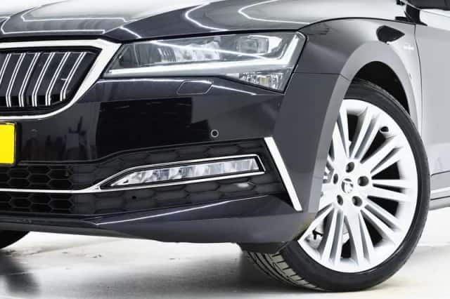Škoda Superb (2021) thumbnail 6