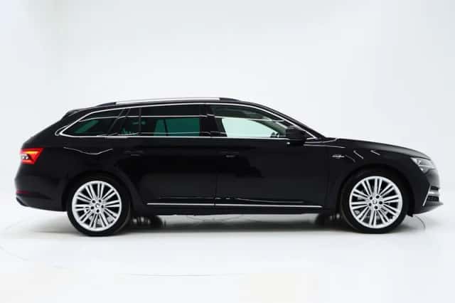 Škoda Superb (2021) thumbnail 10