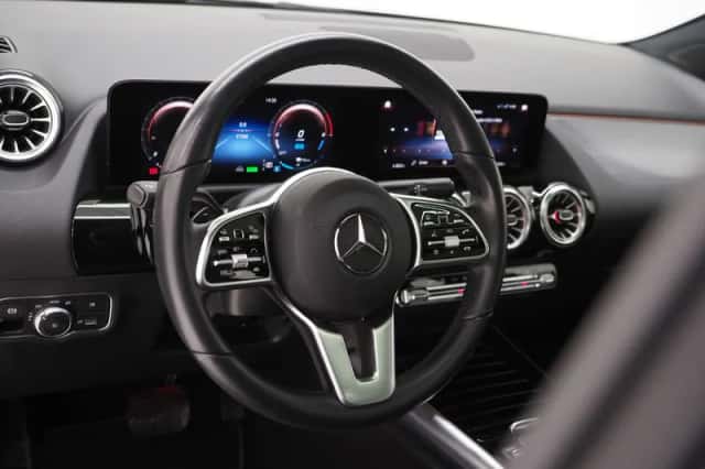 Mercedes-Benz GLA (2021) thumbnail 18