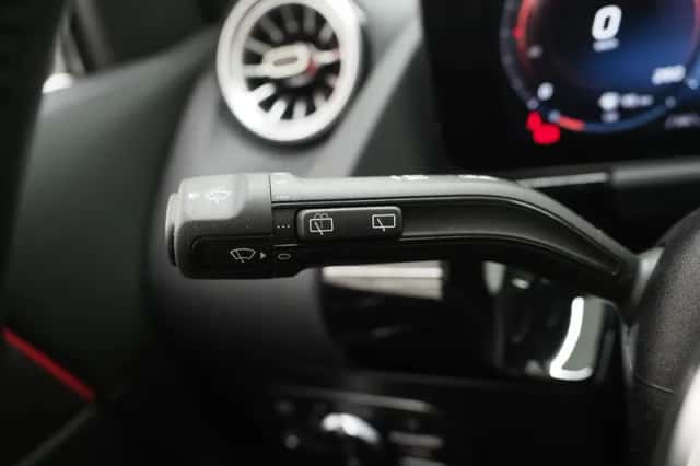 Mercedes-Benz GLA (2021) thumbnail 22
