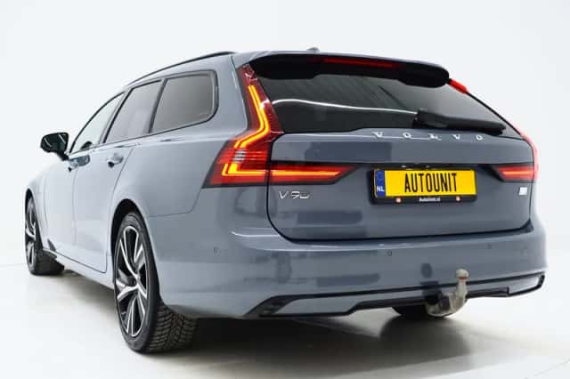 Volvo V90 (2023) thumbnail 3