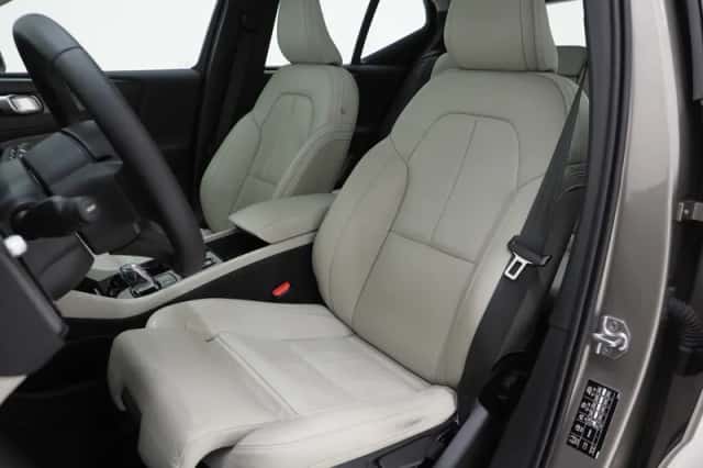Volvo XC40 (2020) thumbnail 4