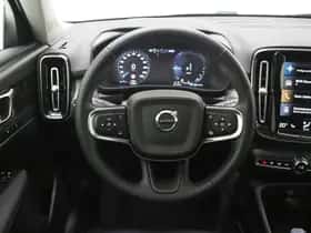 Volvo XC40 thumbnail 40