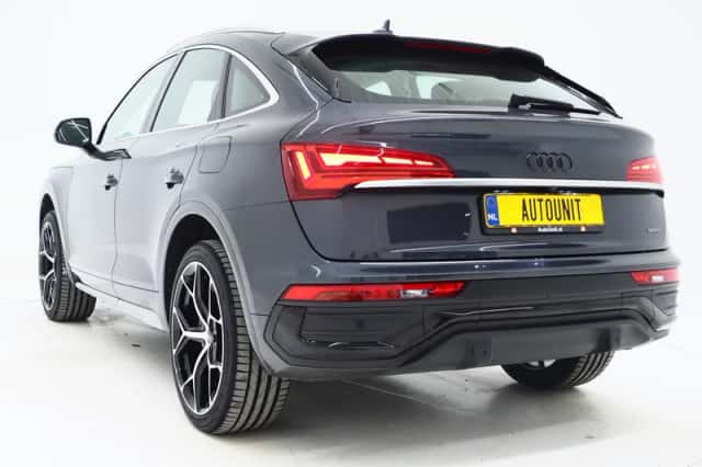 Audi Q5 (2021) thumbnail 3