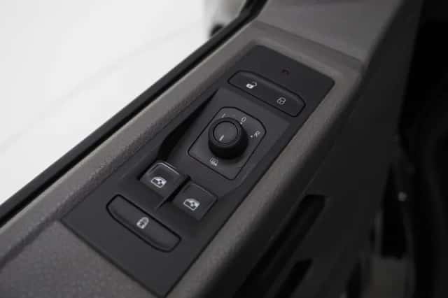 Volkswagen California (2022) thumbnail 30
