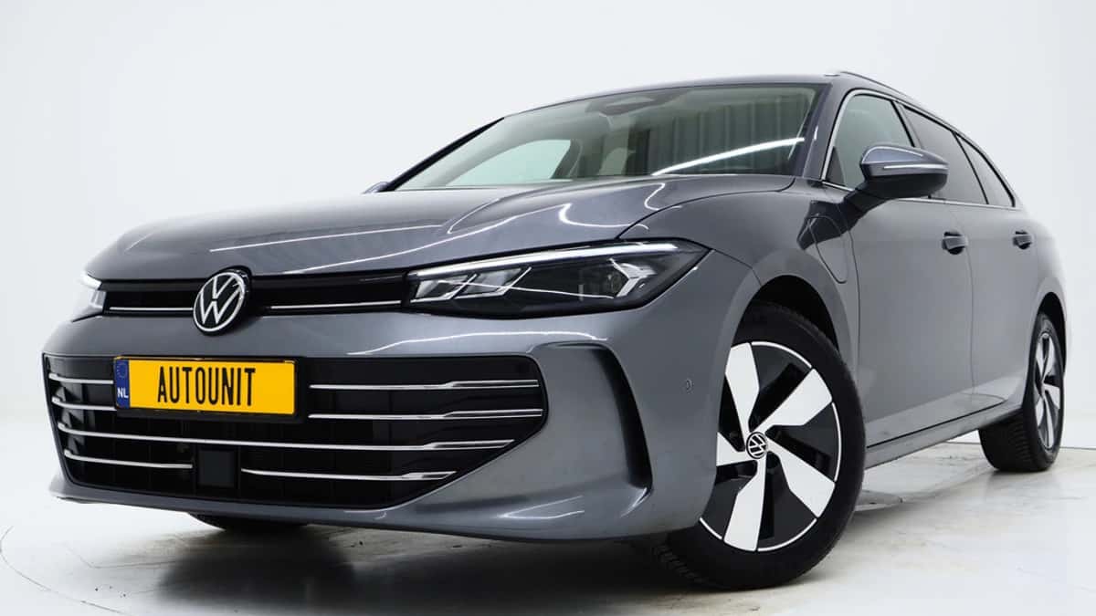 Volkswagen Passat (2025) — foto 1