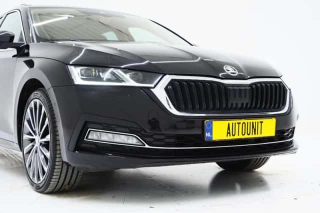 Škoda Octavia (2020) thumbnail 12