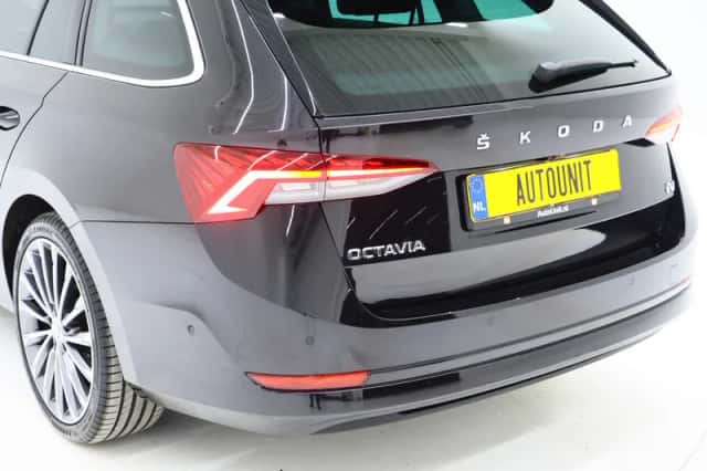 Škoda Octavia (2020) thumbnail 14