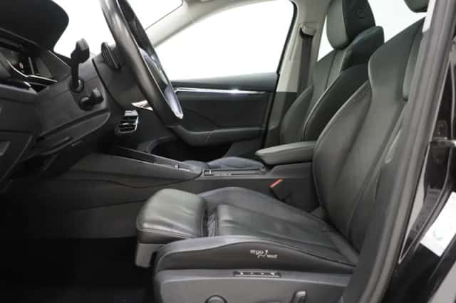 Škoda Octavia (2020) thumbnail 17