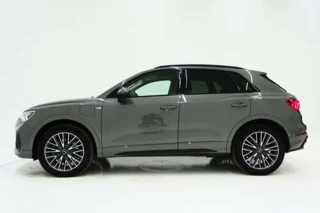 Audi Q3 (2021) thumbnail 2