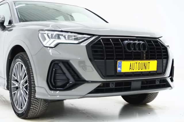 Audi Q3 (2021) thumbnail 12