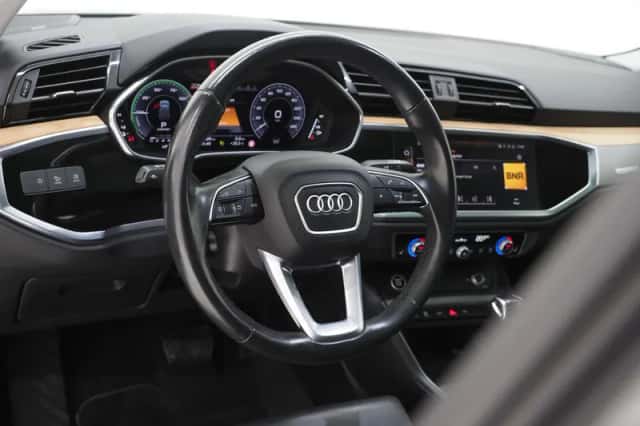 Audi Q3 (2021) thumbnail 18