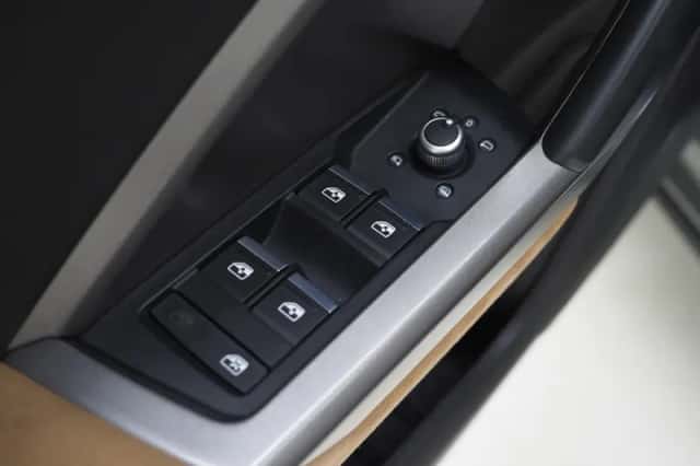 Audi Q3 (2021) thumbnail 20
