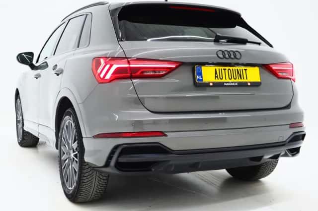 Audi Q3 (2021) thumbnail 3