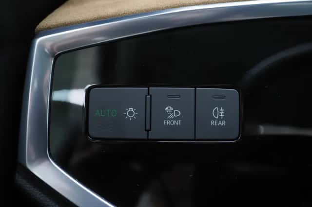 Audi Q3 (2021) thumbnail 24