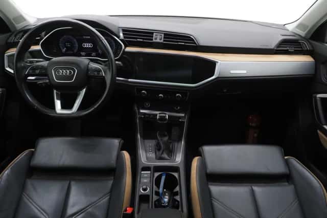 Audi Q3 (2021) thumbnail 5