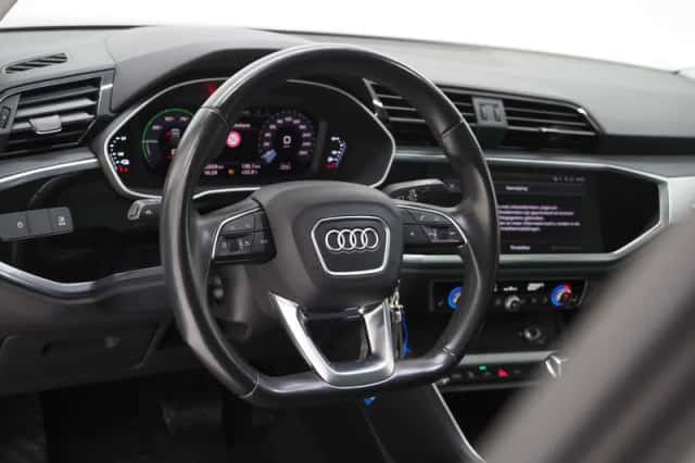 Audi Q3 (2021) thumbnail 15