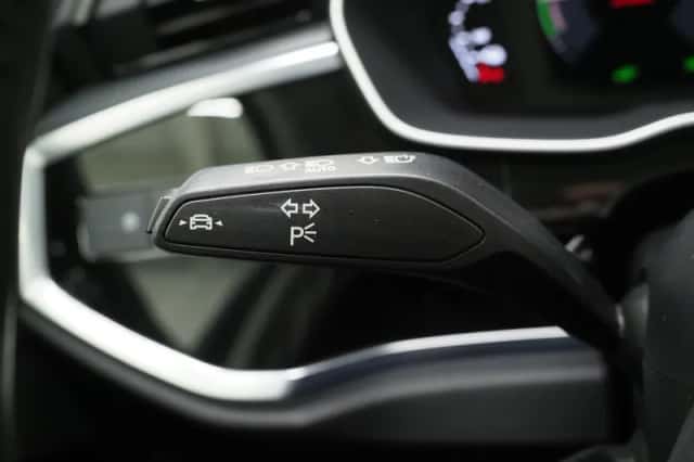 Audi Q3 (2021) thumbnail 18