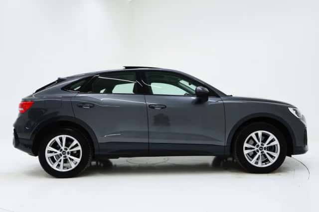 Audi Q3 (2021) thumbnail 9