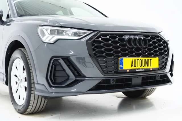 Audi Q3 (2022) thumbnail 12