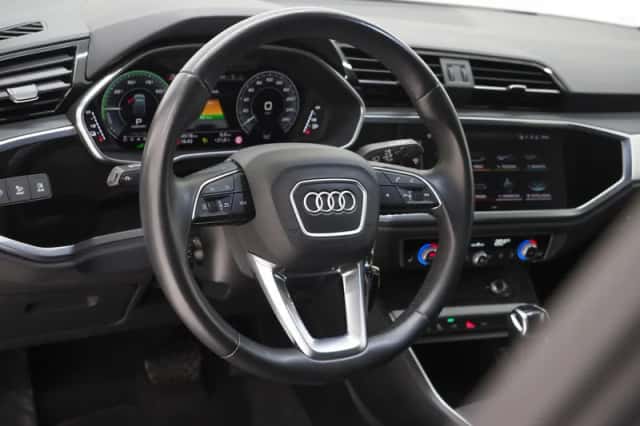 Audi Q3 (2022) thumbnail 17