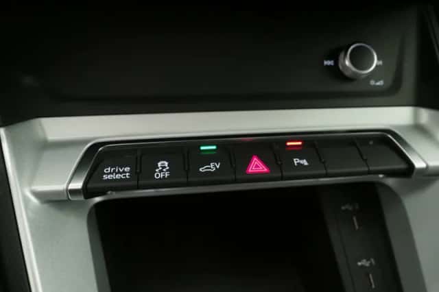 Audi Q3 (2022) thumbnail 33