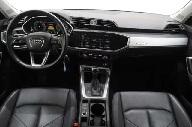 Audi Q3 (2022) thumbnail 5