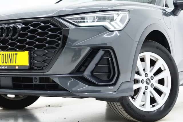 Audi Q3 (2022) thumbnail 6