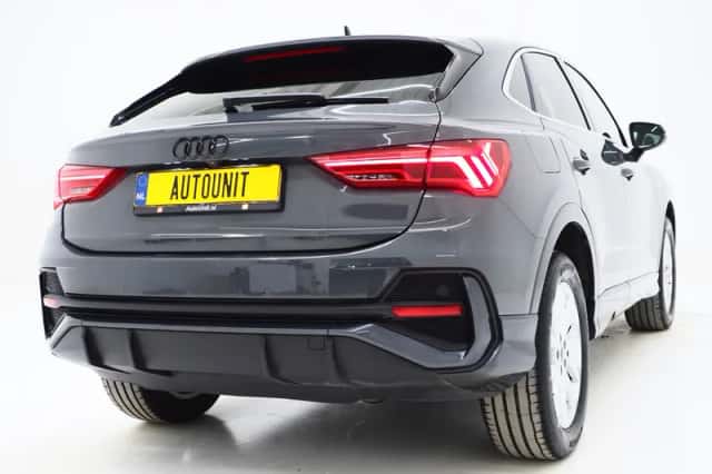 Audi Q3 (2022) thumbnail 9