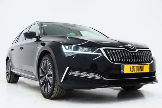 Škoda Superb (2022) thumbnail 11