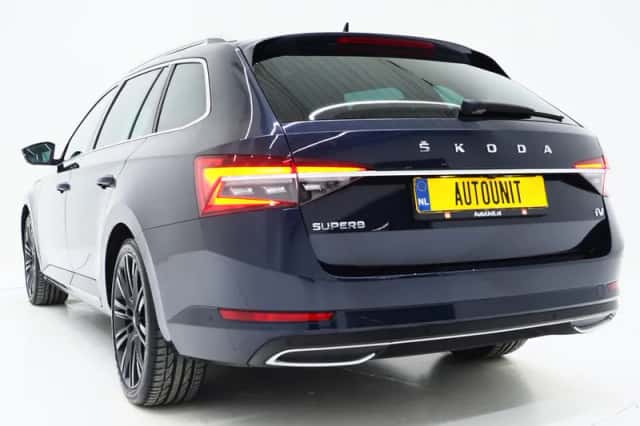 Škoda Superb (2020) thumbnail 3