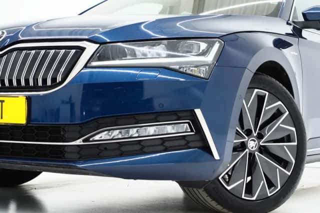 Škoda Superb (2022) thumbnail 6