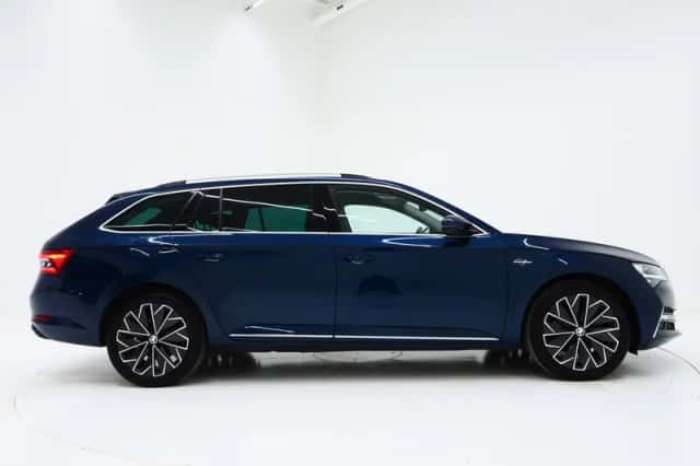 Škoda Superb (2022) thumbnail 10
