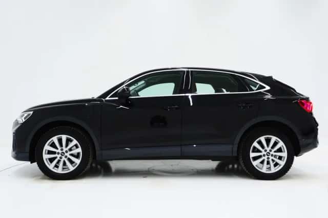 Audi Q3 (2022) thumbnail 2