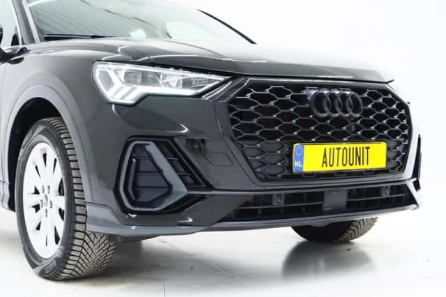 Audi Q3 (2022) thumbnail 12
