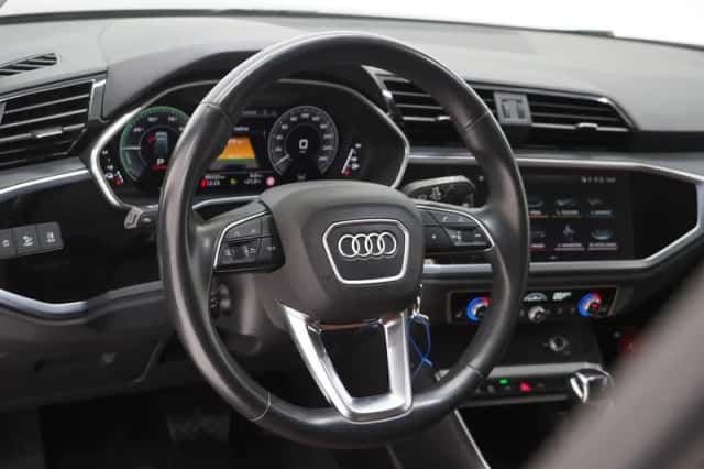 Audi Q3 (2022) thumbnail 17