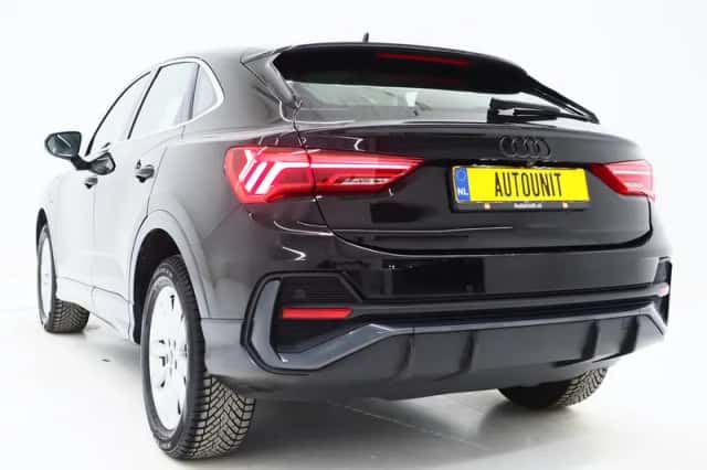 Audi Q3 (2022) thumbnail 3