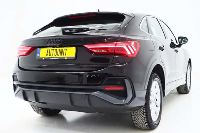 Audi Q3 (2022) thumbnail 9