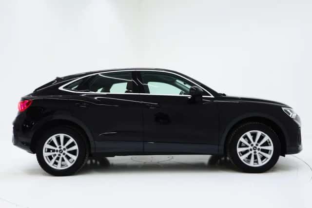 Audi Q3 (2022) thumbnail 10