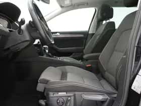 Volkswagen Passat (2022) thumbnail 17